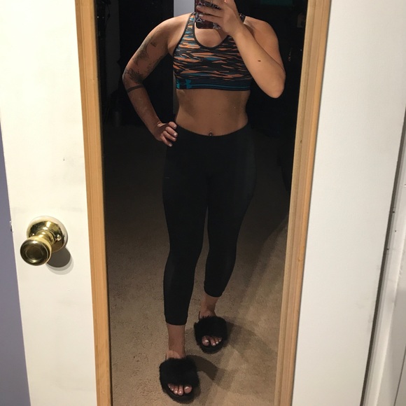 Fabletics crops with mesh - Picture 2 of 3